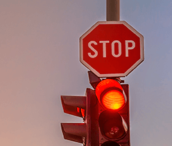 Multa por furar o sinal vermelho: quais as consequências?